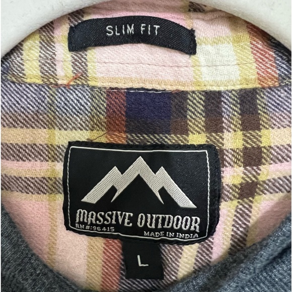 Massive Outdoor Slimfit Buttondown Flannel - Picture 6 of 7